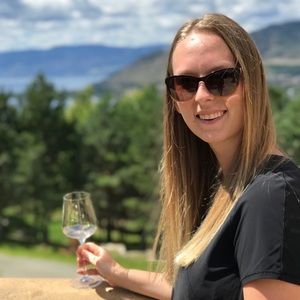 Meet your Posher, Monica